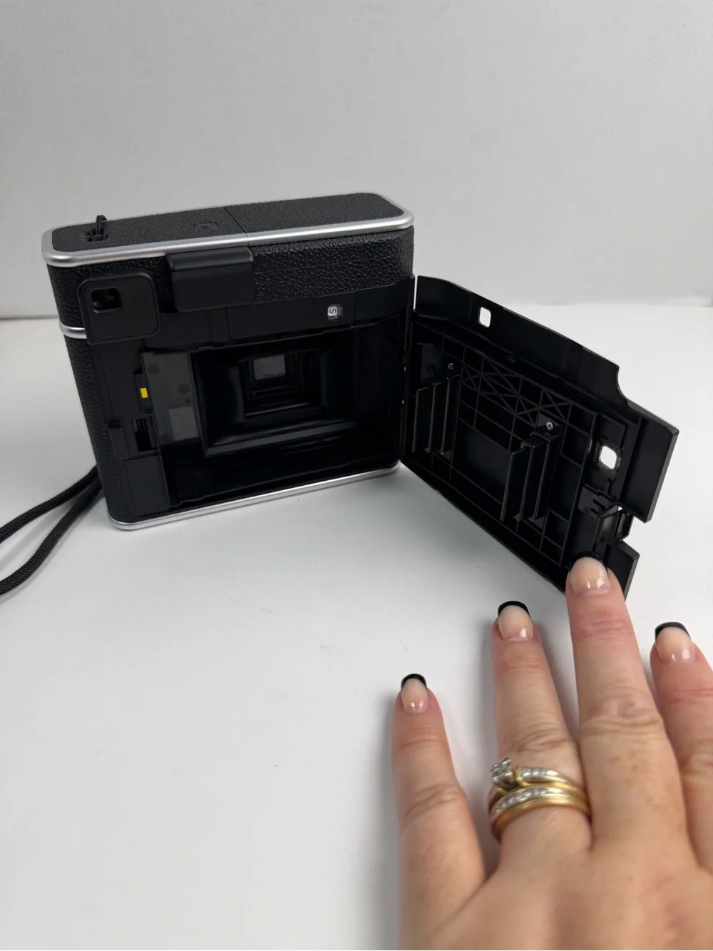 Fujifilm Instax Mini 40 Instant Camera - Black New With Film Read Description!!!